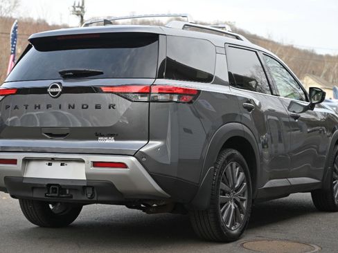 Used 2023 Nissan Pathfinder SL w/ SL Premium Package image 6