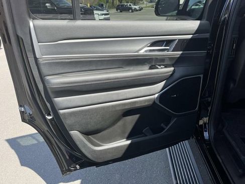 New 2026 Jeep Grand Wagoneer Limited w/ Premium Group II AWD/4WD image 18