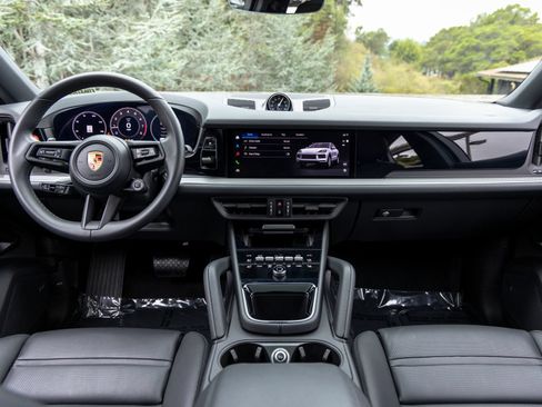 Certified 2026 Porsche Cayenne Coupe AWD/4WD image 42