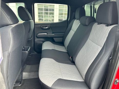 Used 2023 Toyota Tacoma TRD Off-Road image 17