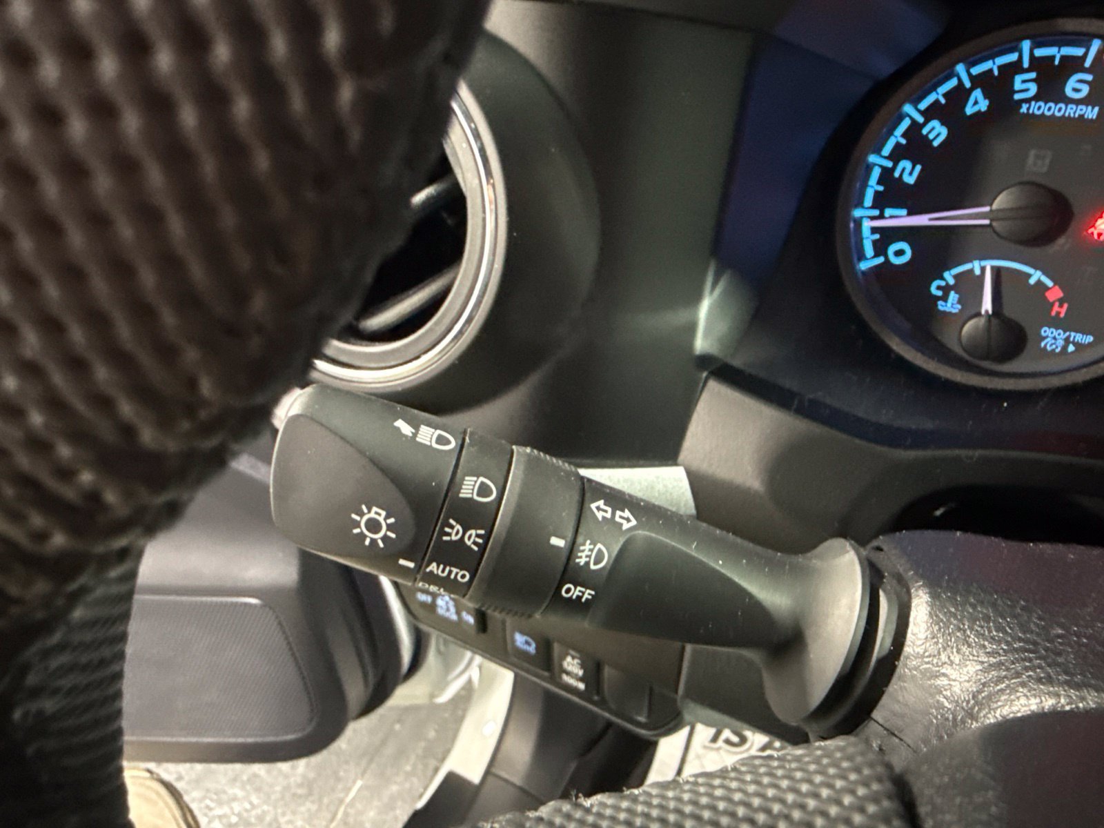 Used 2021 Toyota Tacoma TRD Off-Road w/ Blackout Package (TMS) AWD/4WD image 39