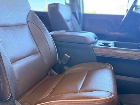 Used 2019 Chevrolet Silverado 2500 High Country w/ Duramax Plus Package image 18