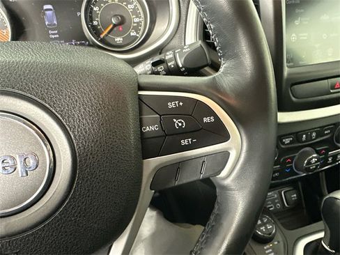 Used 2015 Jeep Cherokee Trailhawk w/ Comfort/Convenience Group image 28