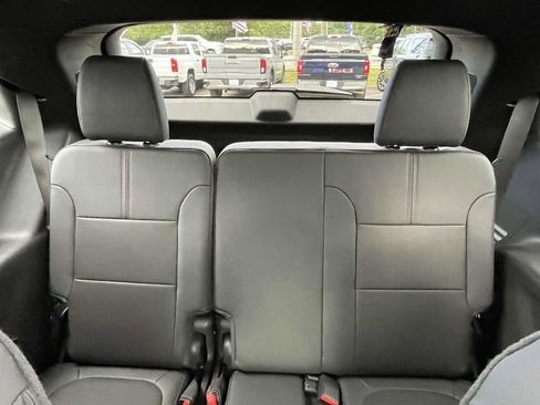 Used 2023 Chevrolet Traverse RS image 12