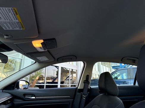 Used 2025 Nissan Altima 2.5 SV image 20