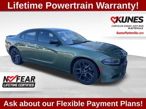 Used 2022 Dodge Charger SXT w/ Blacktop Package image 4