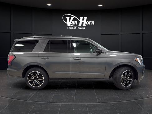 Used 2020 Ford Expedition Limited w/ Equipment Group 303A AWD/4WD image 8