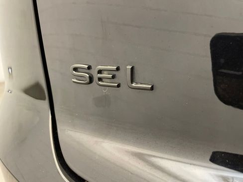 Used 2024 Volkswagen Atlas Cross Sport SEL R-Line AWD/4WD image 11
