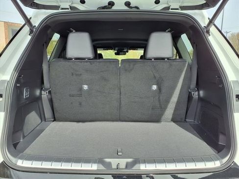 New 2026 Lexus TX 500h AWD image 33