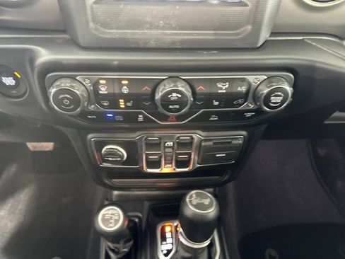 Used 2023 Jeep Wrangler Unlimited w/ Cold Weather Group image 23