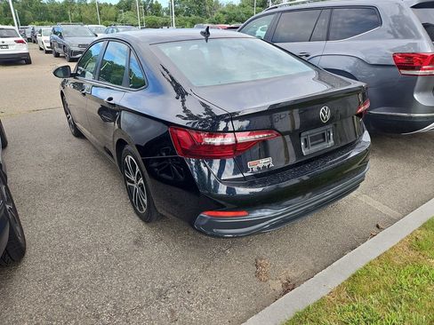 Used 2023 Volkswagen Jetta Sport FWD image 2