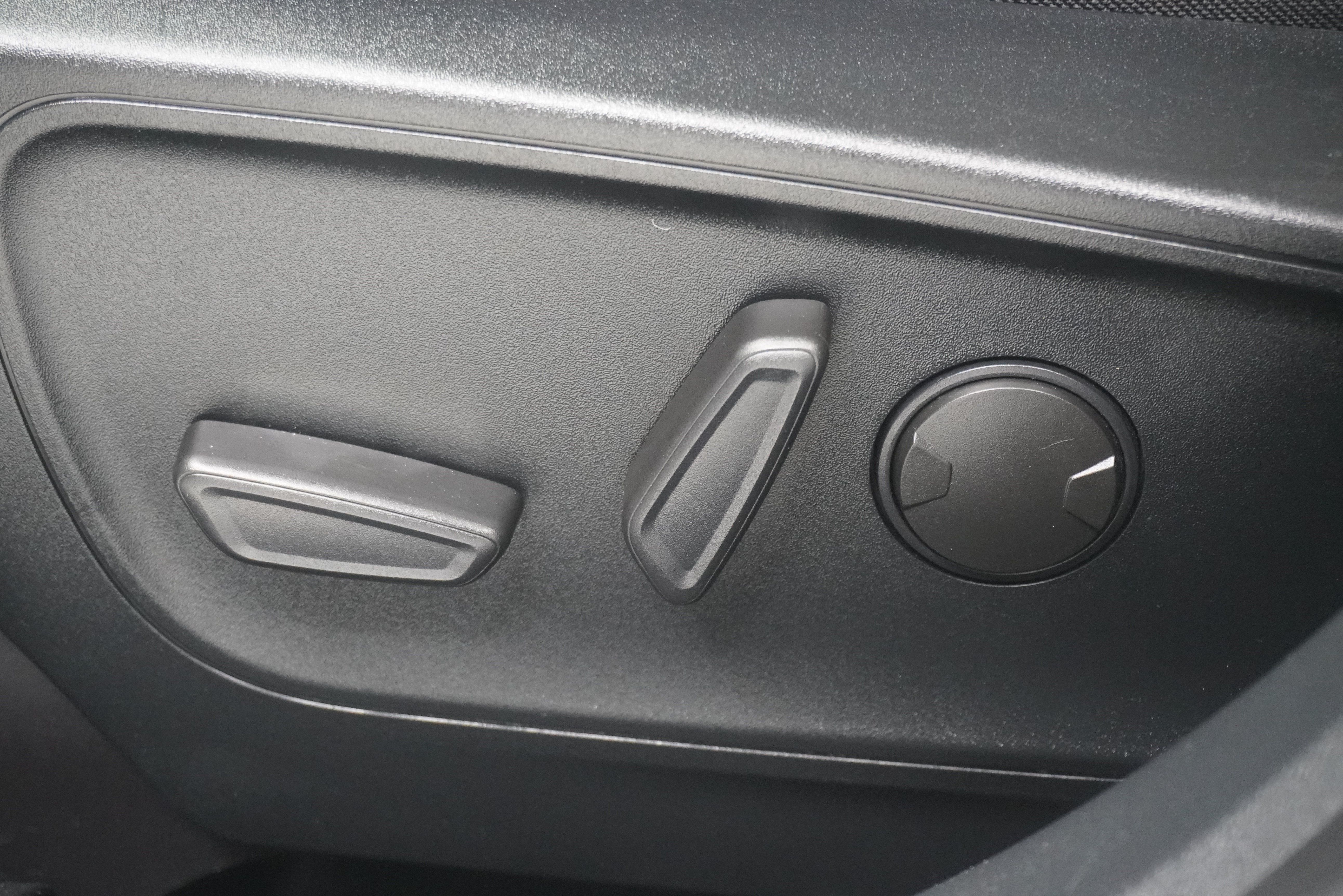 Used 2020 Ford Escape SE FWD image 15
