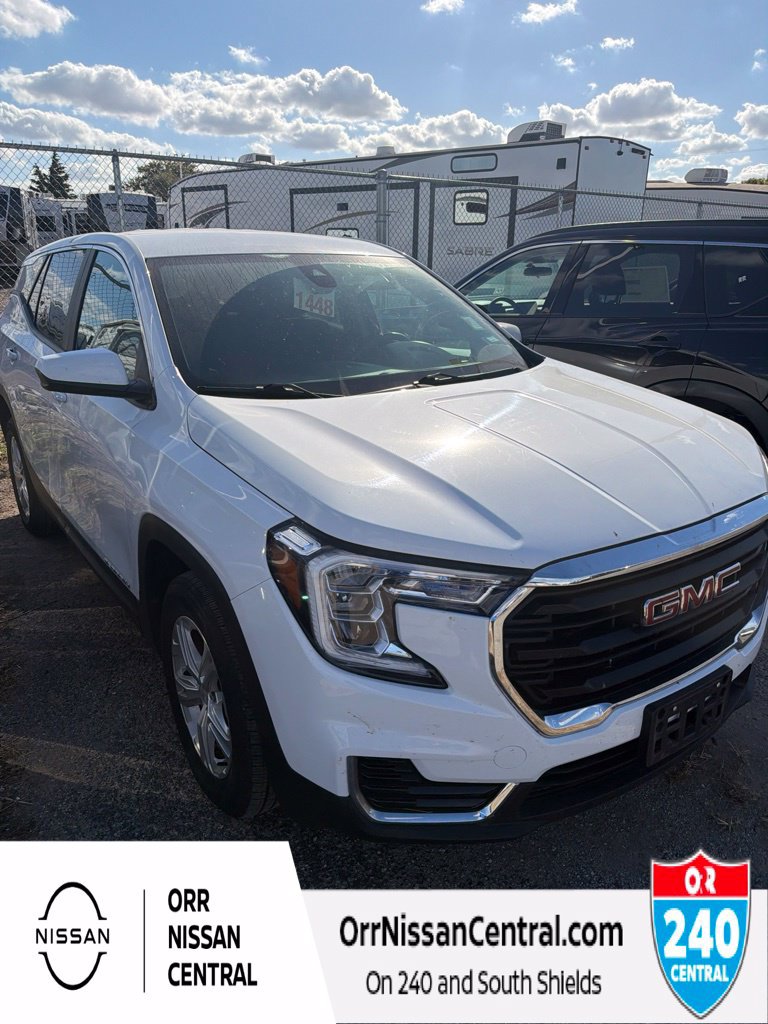 Used 2024 GMC Terrain SLE AWD/4WD image 2