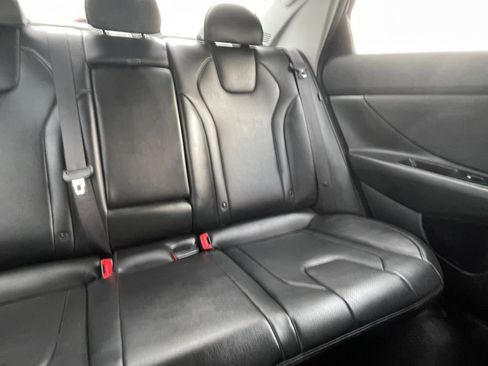 Used 2025 Hyundai Elantra Limited image 36