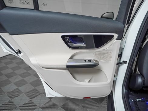 Certified 2025 Mercedes-Benz GLC 350e 4MATIC image 21