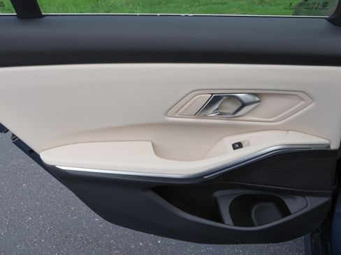 Used 2025 BMW 330i Sedan RWD image 32