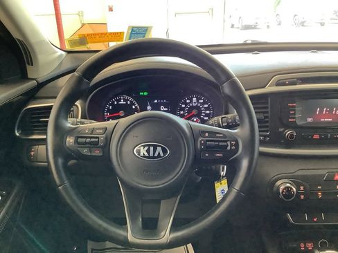 Used 2016 Kia Sorento FWD w/ LX Convenience Package image 7