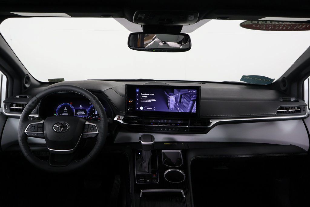 Used 2026 Toyota Sienna XSE FWD image 8