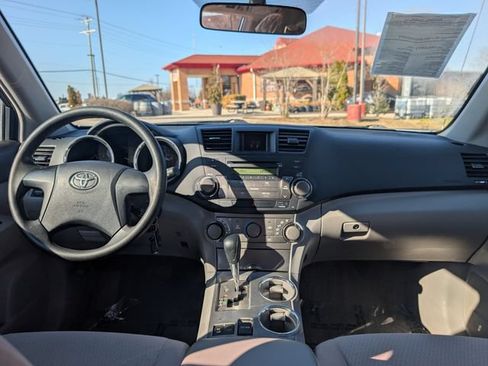 Used 2010 Toyota Highlander 4WD image 16