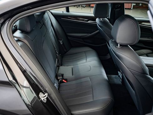 Used 2023 BMW 540i w/ M Sport Package image 36