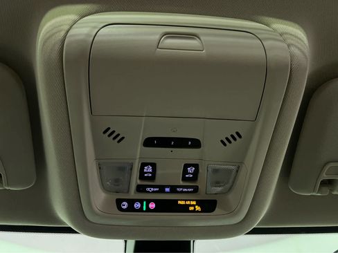 Used 2021 GMC Acadia Denali w/ Denali Ultimate Package AWD/4WD image 16