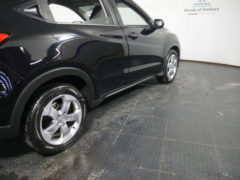 Certified 2019 Honda HR-V LX image 4