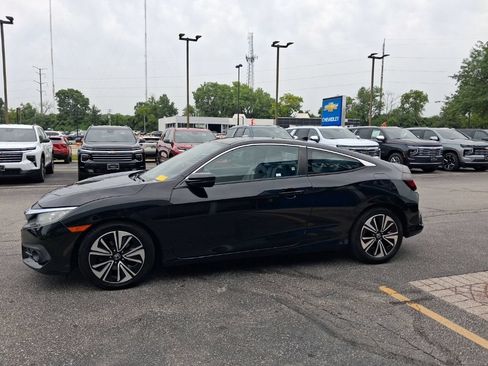 Used 2017 Honda Civic EX-T image 5