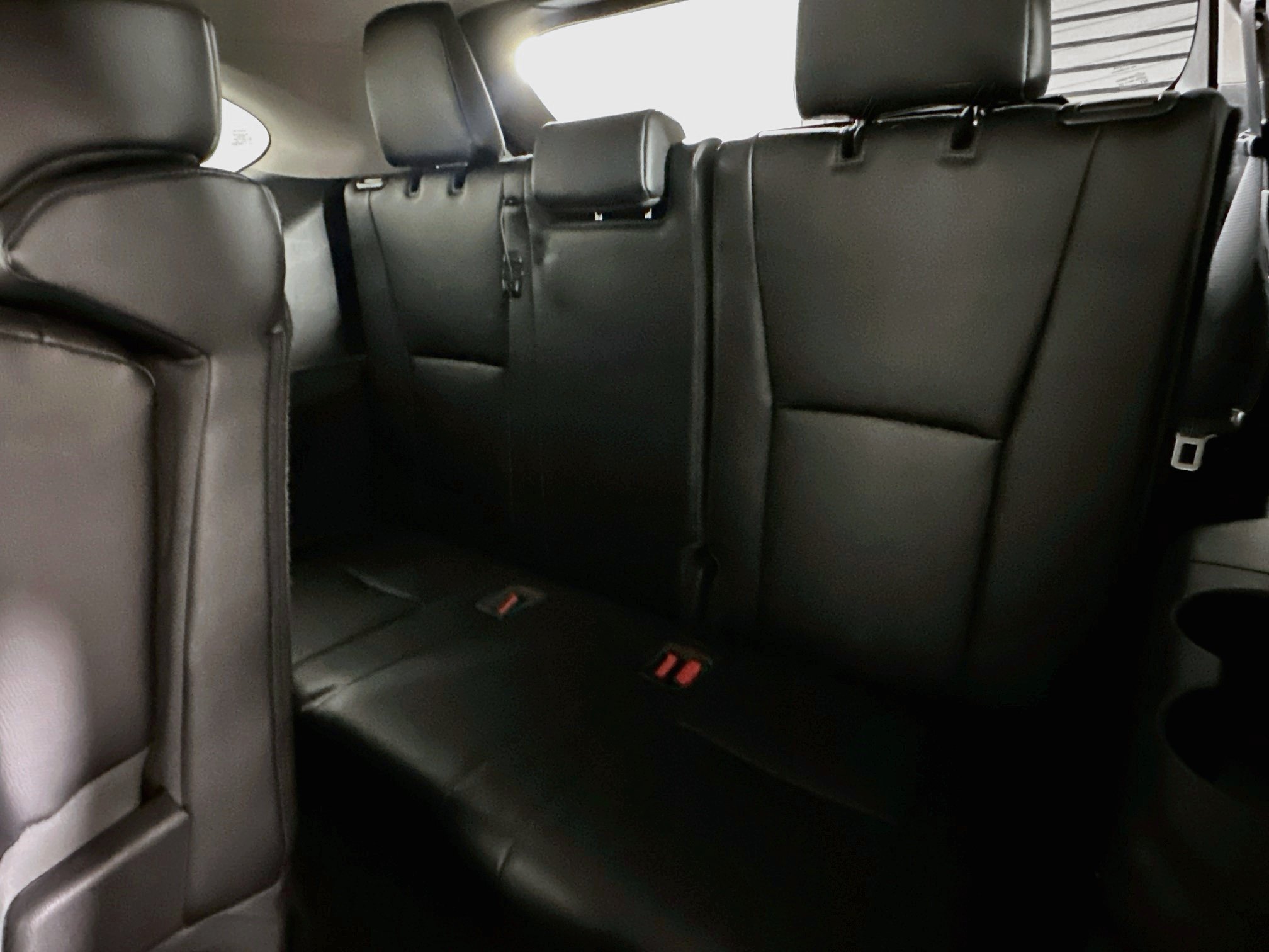 Used 2023 Toyota Highlander XLE FWD image 30
