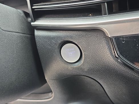 Certified 2025 Kia Sorento LX image 29