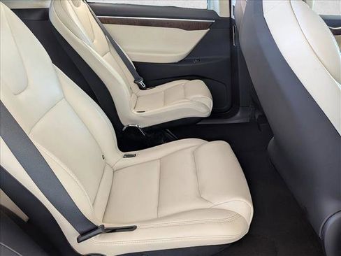 Used 2018 Tesla Model X 100D image 18