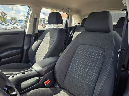 Used 2023 Honda HR-V LX image 16