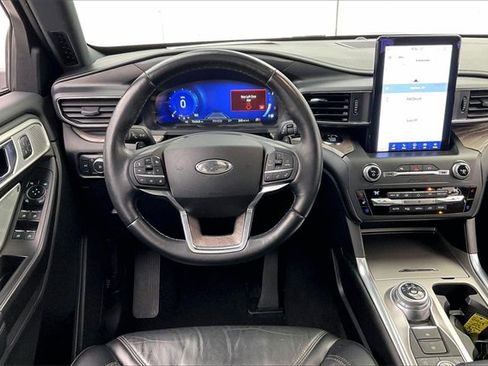 Used 2020 Ford Explorer Platinum w/ Premium Technology Package image 5