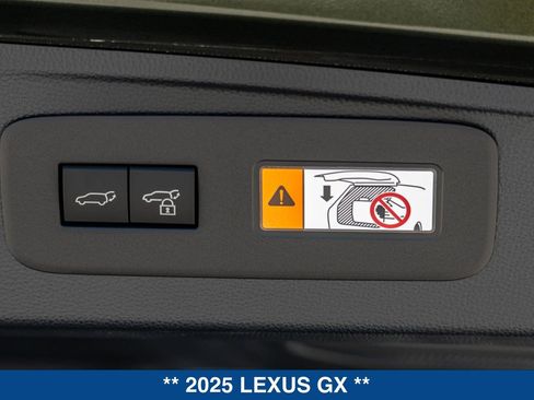 Used 2025 Lexus GX 550 w/ Accessory Package (Z1) AWD/4WD image 33