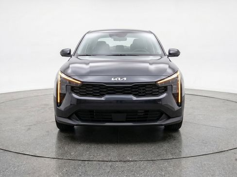 Used 2025 Kia K4 FWD image 2