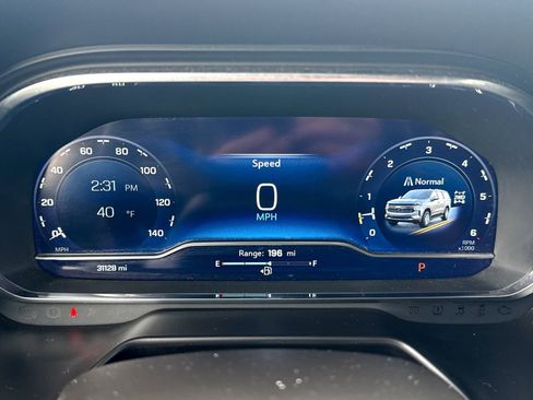 Certified 2022 Chevrolet Suburban LT w/ Luxury Package image 48