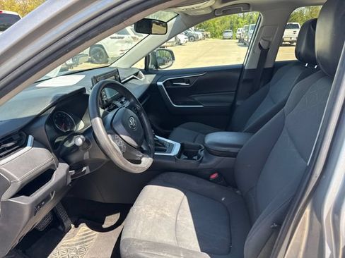 Used 2019 Toyota RAV4 XLE FWD image 9