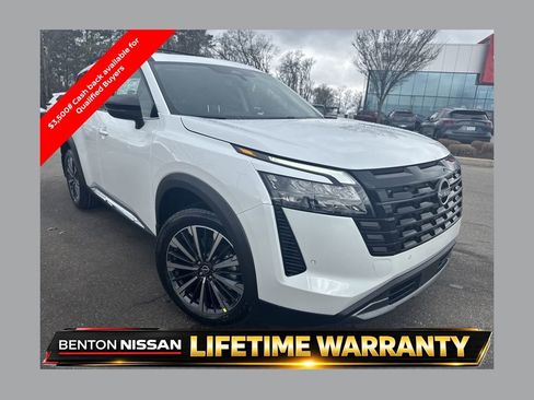 New 2026 Nissan Pathfinder Platinum image 1