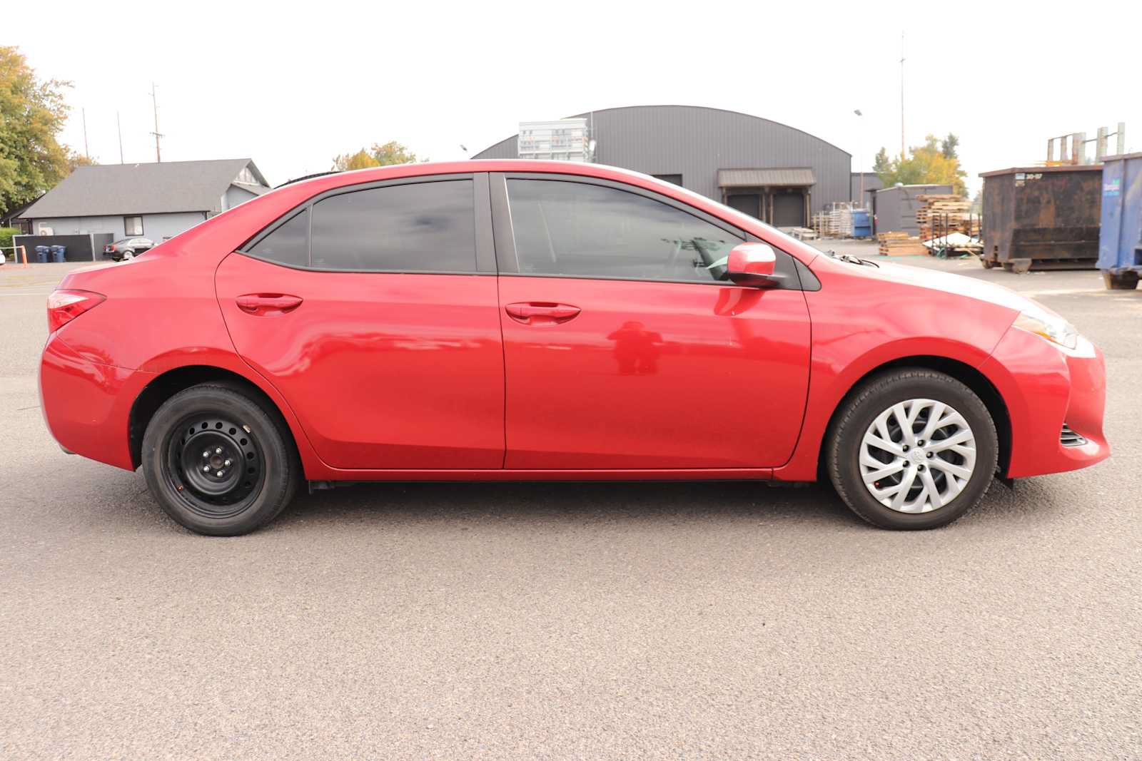 Used 2019 Toyota Corolla LE FWD image 4