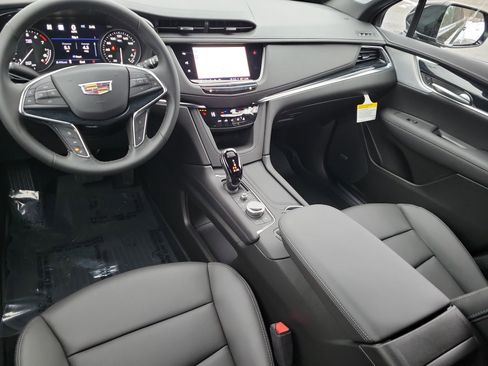 New 2026 Cadillac XT5 Premium Luxury w/ LPO, Floor Liner Package image 19