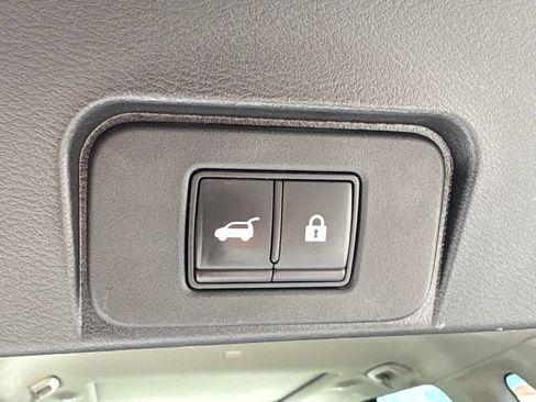 Used 2022 Nissan Rogue SL FWD image 23