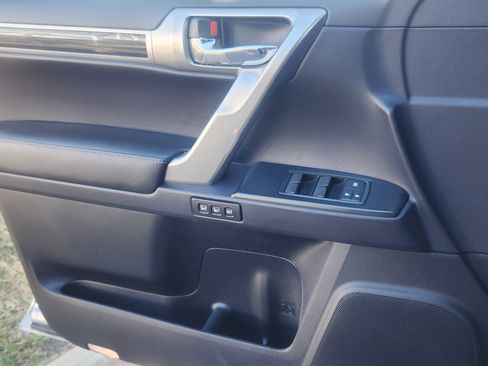 Used 2022 Lexus GX 460 Premium w/ Premium Package image 12