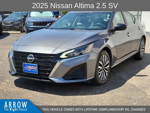 Used 2025 Nissan Altima 2.5 SV FWD image 4