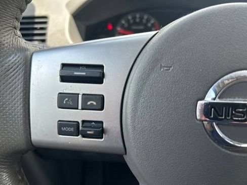 Used 2017 Nissan Frontier SV w/ SV Value Truck Package AWD/4WD image 17