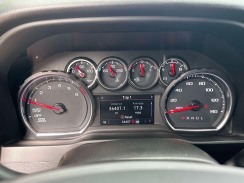 Used 2022 Chevrolet Silverado 1500 Custom w/ Safety Confidence Package AWD/4WD image 17