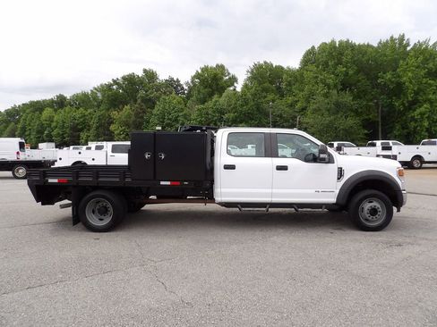 Used 2022 Ford F550 4x4 Crew Cab Super Duty w/ Power Equipment Group image 9