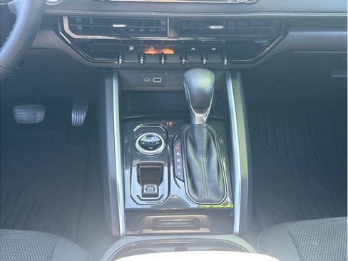 Used 2023 Chevrolet Colorado LT w/ LT Convenience Package AWD/4WD image 17