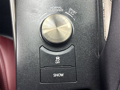 Used 2018 Lexus IS 350 image 31