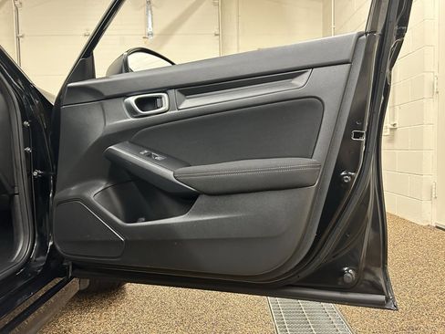 Used 2023 Honda Civic Sport image 15