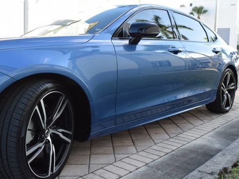 Used 2020 Volvo S90 T6 R-Design image 17