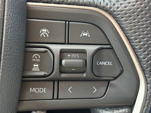 Used 2024 Toyota Tacoma TRD Sport AWD/4WD image 8